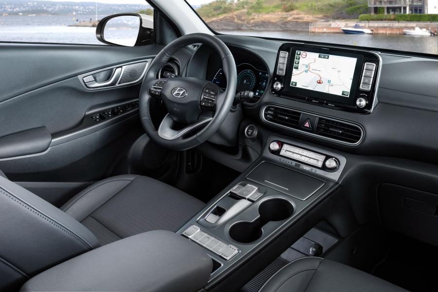 Интерьер Hyundai Kona Electric 2018 года  (WW) (фото 22 из 48)